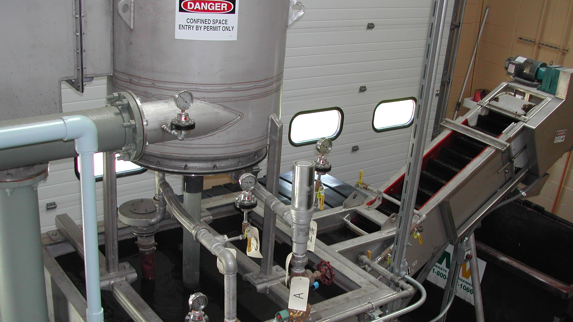 An image of the SlurryCup/Grit Snail grit washing and dewatering system at Fox Lake Wastewater Reclamation Facility